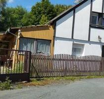 2 Häuser auf einem Grundstück - 180.000,00 EUR Kaufpreis, in Bad Brambach (PLZ: 08648)