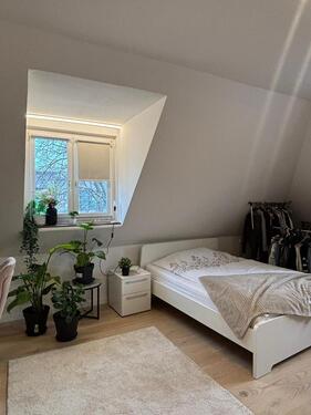 Foto - 1 Zimmer Dachgeschoßwohnung zur Miete in Stuttgart