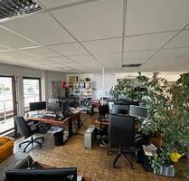 Penthouse-Büro mit Dachterrasse, Flughafenblick, komplett möbliert, sofort frei - Ostfildern