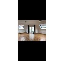 Helle 3-Zimmer-Wohnung mit Balkon & 2 Stellplätzen - Kirchheimbolanden