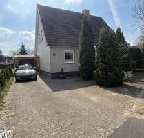 Teilunterkellerters Einfamilienhaus mit großzügigem Garten - Kölln-Reisiek