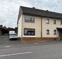 Schönes Haus mit 2Wohneinheiten, viel Platz 4 Carport,1Werkstatt - Altenkirchen (Westerwald)