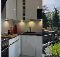 Einziehen & Wohlfühlen: Moderne Gartenwohnung mit Teich in Münche - München Messestadt Riem
