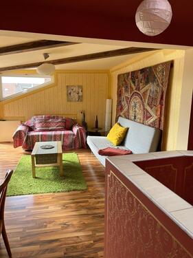 Foto - Große helle Dachgeschosswohnung + Balkon + Badewanne