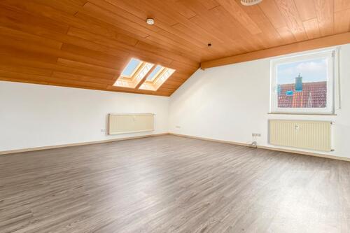 Foto - 1 Zimmer Dachgeschoßwohnung zur Miete in Weiden in der Oberpfalz