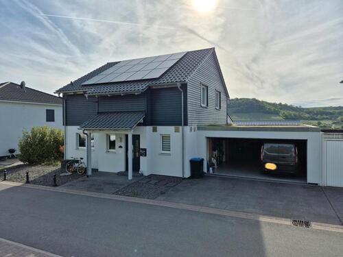 Foto - Neuwertiges Einfamilienhaus in Top Lage, direkt an der Grenze