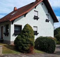 Haus mit Nebengebäude in Bedheim - Römhild