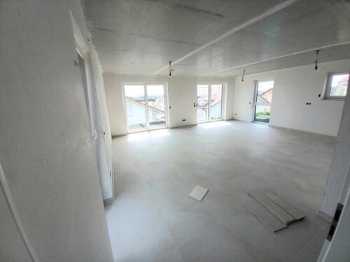 Foto - Erstbezug mit Balkon u. Einbauküche, helle 4,5 Zimmer-Whg