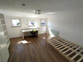 Foto - Helle, gemütliche 3-Zimmer-Wohnung im DG mit Küche und Garten