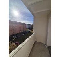 NEU!!! Lichtdurchflutetet 2 Zimmer- Wohnung mit Südbalkon und Parkplatz in Chemnitz Reichenbrand