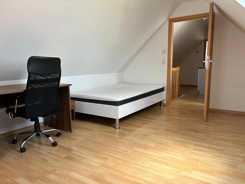 Foto - Dachgeschoss WG Zimmer in Triesdorf