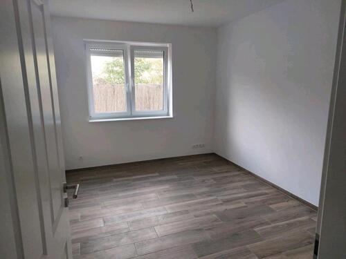 Foto - Erstbezug: Seniorengerechte 3 Zimmer Wohnung mit Balkon & Garage
