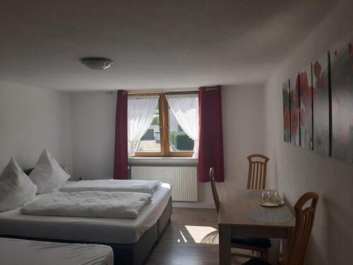 Foto - Mehrfamilienhaus, Wohnhaus zum Kaufen in Weilen unter den Rinnen