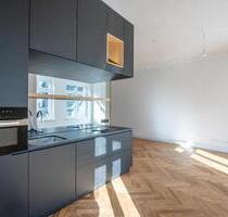 Exklusives Single-Apartment: Komplett saniert - mit Balkon - Berlin Mitte
