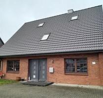 Modernisiertes Einfamilienhaus mit Garage und Garten - Jübek