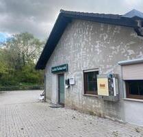 Einfamilienhaus mit Garage, Hof und Garten in Lauschied - Staudernheim