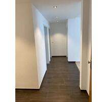Sehr schöne sanierte 2-Zimmer -Wohnung mit Balkon in BS - Braunschweig Broitzem
