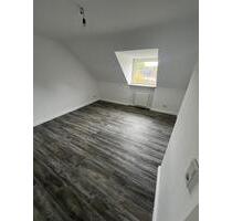 2 Zimmer Dachgeschosswohnung ab sofort - Castrop-Rauxel Becklem