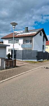 Foto - Moderne Maisonette-Wohnung ab August zu vermieten.