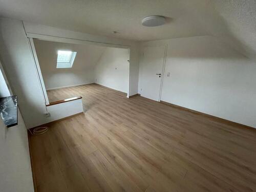 Foto - Dachgeschosswohnung mit Einbauküche und FBH in Gersweiler