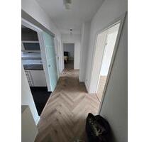 3,5-4 Zimmer-Wohnung mit Balkon, Einbauküche & Stellplatz - Krefeld Dießem 3,5-4 Zimmer-Wohnung mit Balkon, Einbauküche & Stellplatz - Krefeld Dießem