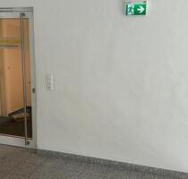 2-Raum Büro - 510,00 EUR Kaltmiete, in Neumünster (PLZ: 24534)