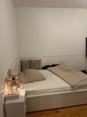 Foto - WG Zimmer 15qm . Nur weibliche Personen