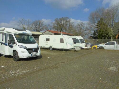 Foto - Wohnmobil Wohnwagen Stellplatz Abstellplatz Langenhagen