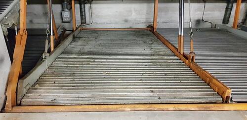 Foto - Falkenstr.U-Bahn Kolumbusplatz – Duplex unten