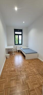Foto - Hochwertig renoviertes WG-Zimmer: Erstbezug, frei ab sofort