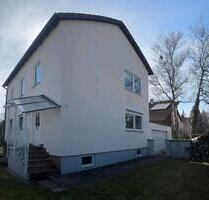 Haus mit Mietwohnungen, Doppelgarage und großem Grundstück - Gröbenzell