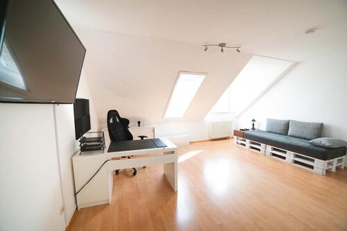 Foto - 1 Zimmer Dachgeschoßwohnung zur Miete in Bad Klosterlausnitz