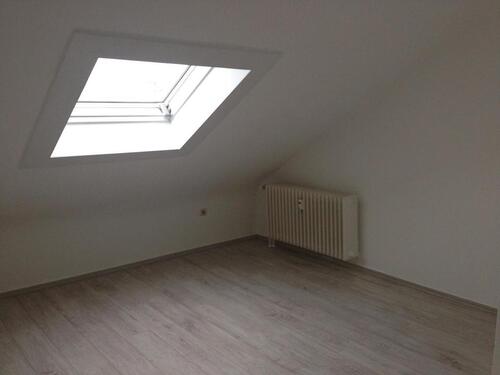 Foto - 2 Zimmer Dachgeschoßwohnung zur Miete in Rodgau