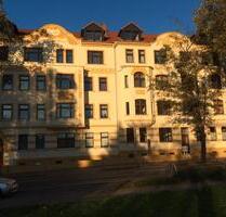 Helle 2-Zimmer-Wohnung mit Balkon, EBK und Stellplatz - Zeitz