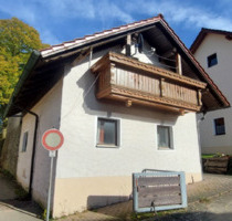 kleines Häuschen mit Balkon - 950,00 EUR Kaltmiete, in Falkenstein (PLZ: 93167)