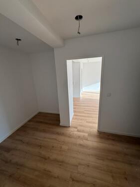 Foto - Kernsaniert 2025: 3-Zimmerwohnung mit Balkon & Garage