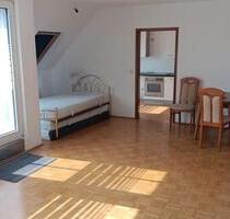 Schöne 2-Zimmer Dachgeschosswohnung in 47803 Krefeld Inrath