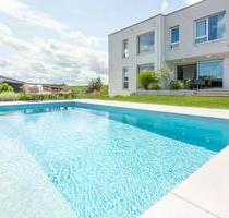 Modernes Architektenhaus mit Pool, Smart Home & Panoramablick - Aurachtal