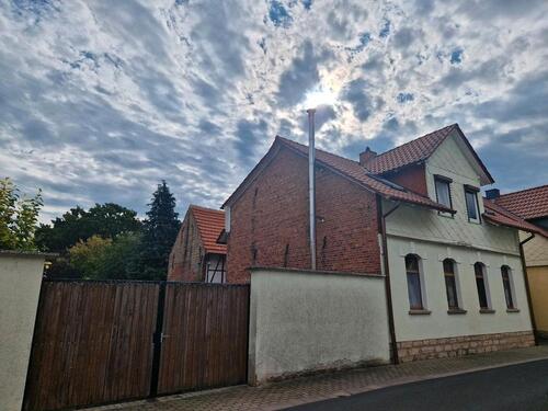 Foto - Schönes Einfamilienhaus mit viel Platz,Garten,Pool,Nebenstraße