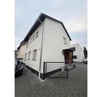 Einfamilienhaus - 2.000,00&nbsp;EUR Kaltmiete, ca.&nbsp; 140,00&nbsp;m&sup2; in Kelsterbach (PLZ: 65451)