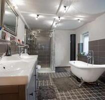 Charmante Doppelhaushälfte in Waldkappel (ca. 130 m²) mit großem Garten