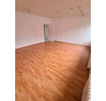 3 Zimmer Wohnung, EBK, für Studenten o. WGs in Osnabrück Zentrum