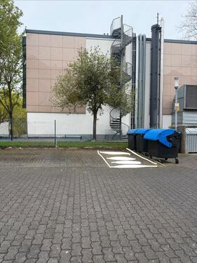 Foto - Vermiete Außenstellplatz für PKW oder Fahrräder in Brühl (50321)