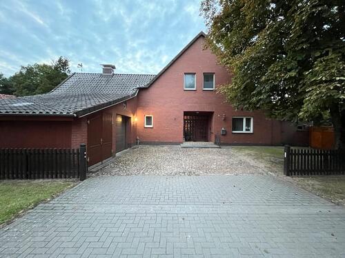 Foto - Großzügiges Ein- oder Zweifamilienhaus im Grünen (Raum Nienburg)