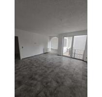 Renovierte 2 12 ZKB Wohnung in Kindenheim