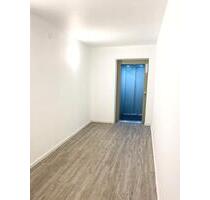 2,5-Raum Wohnung mit Aufzug und Balkon in grüner Wohngegend zu vermieten - Köthen (Anhalt)