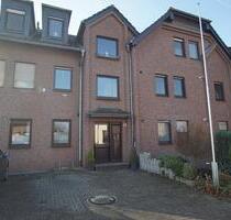 Komplett Sanierte 2-Zimmer Souterrain-Wohnung in Menzelen-Ost mit - Alpen