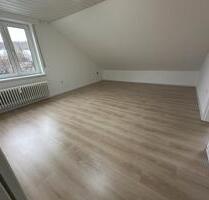 Helle 3-Zimmer-Dachgeschosswohnung in Sundern – frisch renoviert - Sundern (Sauerland)