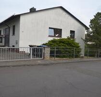 Lichtdurchflutetes Ein-Zweifamilienhaus mit traumhaftem Garten - Lahnau