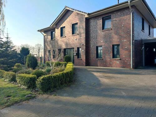 Foto - Erdgeschosswohnung mit Garten - 1.255,00&nbsp;EUR Kaltmiete, ca.&nbsp; 125,00&nbsp;m&sup2;